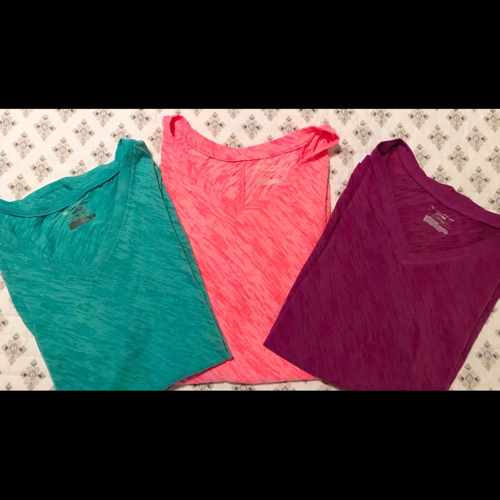 Women’s workout T-shirt’s